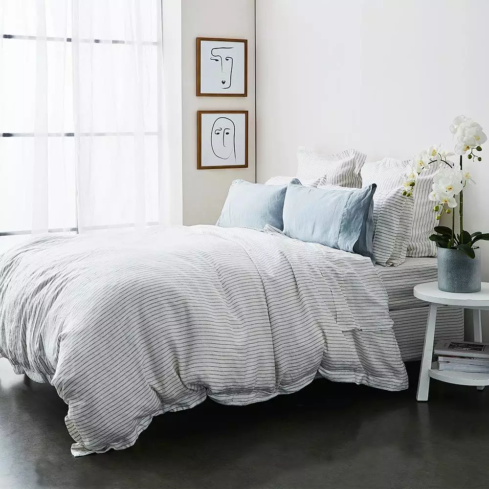 Antwerp Linen Fitted Sheet - White & Charcoal 5 Antwerp Linen Fitted Sheet - White & Charcoal - Image 3